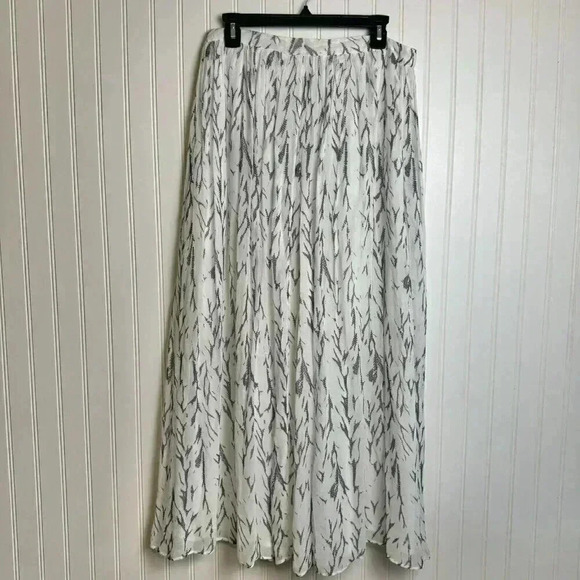 NWT Chico's Gathered-Texture Chevron Print Maxi Skirt Lined P32 - Picture 4 of 9